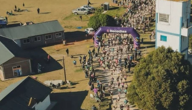 La Carrera de la Mujer tuvo un marco masivo y ganadoras de Necochea, Ayacucho y Olavarría