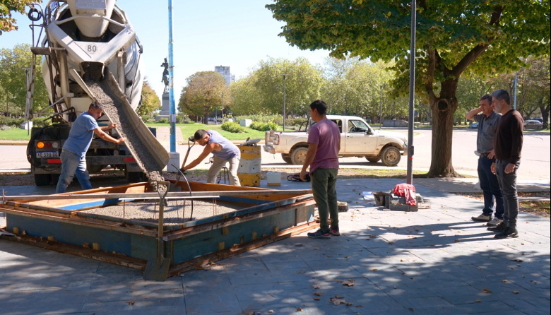 Con un nuevo monumento en la plaza central, Necochea refuerza su homenaje permanente a la causa Malvinas