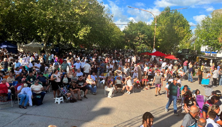 Juan N. Fernández celebró sus 117 años con una fiesta popular que reunió a toda la comunidad
