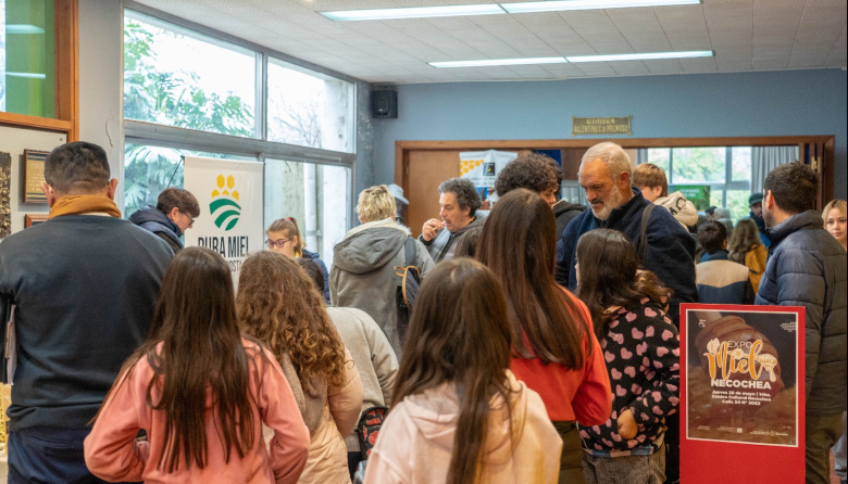 Con gran convocatoria y fuerte impulso municipal, la Expo Miel tuvo su exitoso debut en Necochea