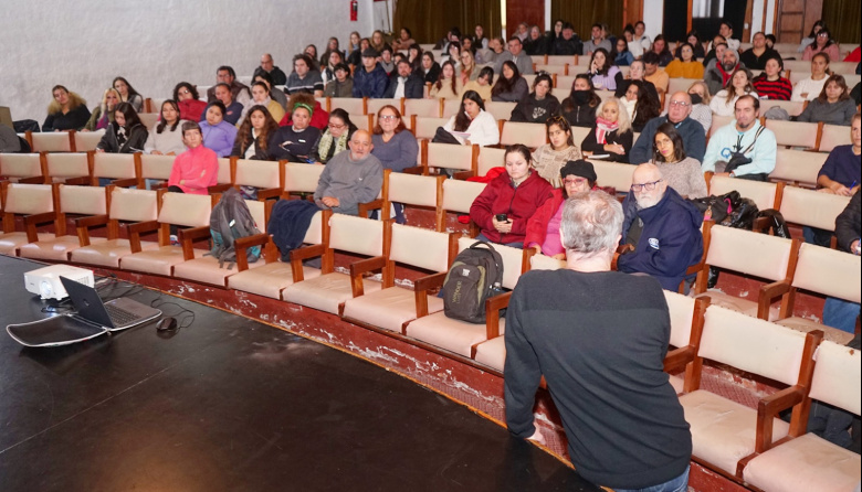 Comenzó el curso de Manipulación de alimentos en el Teatro Municipal