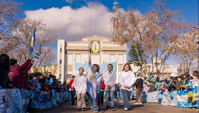 Cientos de alumnos prometerán lealtad a la Bandera en la Plaza Dardo Rocha