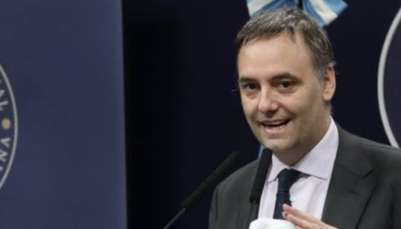 La salida de Adorni reconfigura el tablero libertario y expone el costo de la crisis interna
