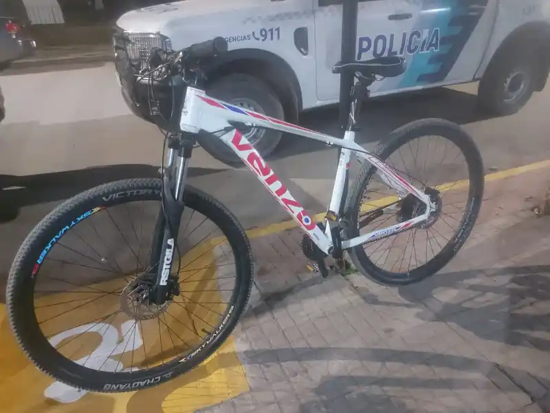 Le pidió dinero para devolver una bicicleta robada y terminó detenido