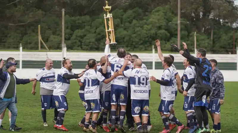 Gimnasia goleó a Villa Díaz Vélez y conquistó el Apertura Senior +43