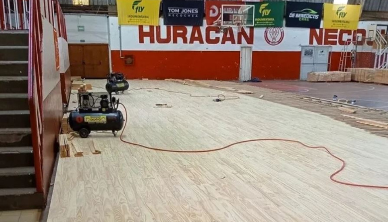 Así avanza la colocación del nuevo piso flotante en el Gigante de Huracán