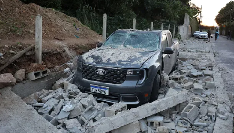 Tragedia en Brasil: murió un exfutbolista de Botafogo tras el derrumbe de un muro