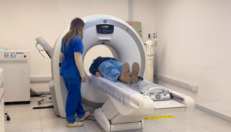 A un año de la inauguración del tomógrafo, el Hospital Ferreyra cuenta con una herramienta clave para la salud pública