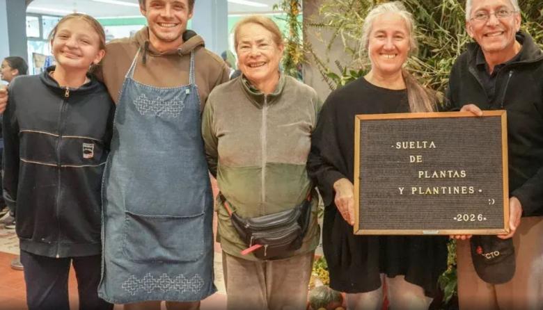 Exitosa sexta edición de la suelta de plantas en el Centro Cultural Necochea
