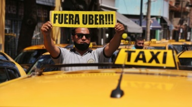 Los taxistas cortarán avenidas para impedir la llegada de Uber a "La Feliz"