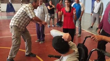 Segunda jornada recreativa para adultos con discapacidad en el Polideportivo