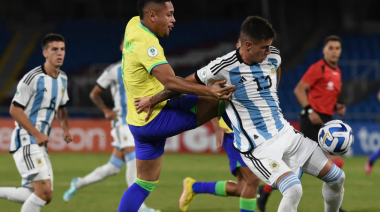 Argentina perdió ante Brasil y tiene un pie afuera de la próxima ronda