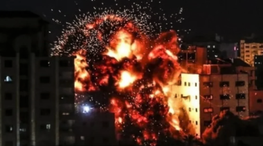 Excusándose en la destrucción de una fábrica de cohetes, Israel bombardeó la Franja de Gaza