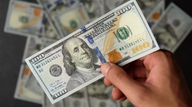 A 13 días de las elecciones y después del debate, el dólar blue cerró en $945
