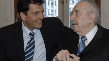 Massa homenajeó a Alfonsín a 40 años de las elecciones que devolvieron la democracia