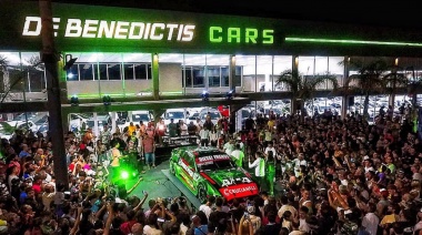 "Una noche inolvidable": De Benedictis presentó su Mustang ante una multitud