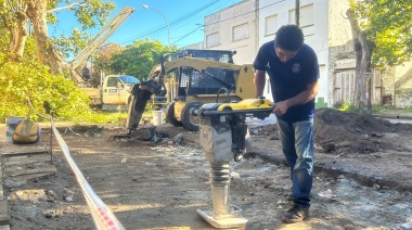 El municipio construye una nueva dársena de estacionamiento en la Escuela 501