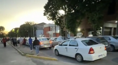 Remiseros y taxistas reclamaron mayor seguridad frente a la Comisaría Primera
