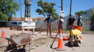 Con fondos propios el municipio amplía en Quequén la red de gas que beneficia al Jardín Barquito de Papel