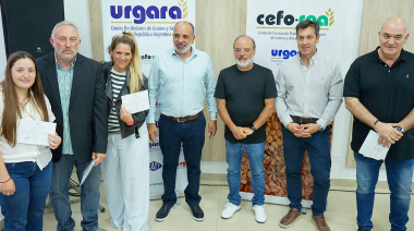 Arturo Rojas acompañó la entrega de certificados de formación profesional en la sede de URGARA
