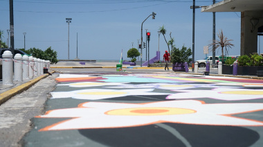 Se inaugura la intervención artística realizada sobre la Peatonal 83