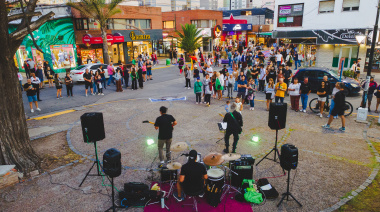 Los artistas callejeros vuelven a hacer brillar las noches de verano