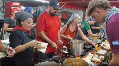 Con mucho público se inauguró la Feria de las Colectividades