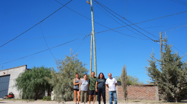 Vecinos de Quequén agradecieron la colocación de luminarias LED en su barrio