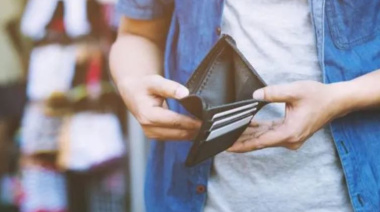 Los salarios volvieron a perder contra la inflación en marzo y acumulan siete meses de caída