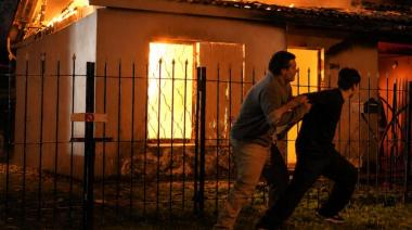 Alexis perdió todo en un incendio y apela a la solidaridad de los necochenses para volver a empezar