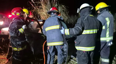 El camionero habría invadido el carril y embistió al remise