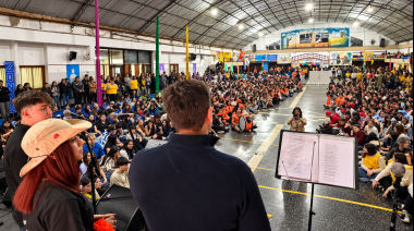 Arturo Rojas dio la bienvenida a los más de 750 jóvenes que participan de la "Invasión de Pueblos"