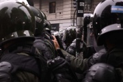 La represión policial en las afueras del Congreso dejó 35 detenciones y 200 heridos