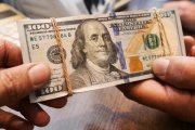 El dólar blue escaló a $1390 y alcanzó un nuevo récord
