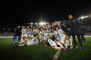 En una emotiva noche, la Selección Argentina aplastó a Chile y sigue de fiesta