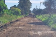 Intensifican los trabajos de mantenimiento en las calles de tierra de la ciudad