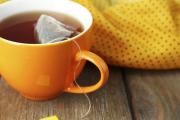 Una viuda negra envenenó a un hombre con un té y luego lo asaltó