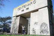 Se lleva a cabo la puesta en valor del monumento al Centenario