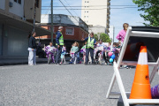 Los niños del Jardín Lassalle participaron de un circuito vial en la cuadra de la institución