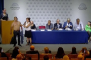 Insólito acto antivacunas realizado en el Congreso y organizado por diputada del PRO