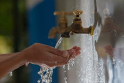 EMSUR mantiene estable el servicio de agua y refuerzan recomendaciones para el verano