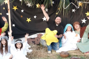 Pesebre viviente, un anticipo de la Navidad en el barrio Los Naranjos