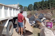 Trabajo articulado en Villa Zabala para prevenir incendios y concientizar sobre la prohibición de quemas