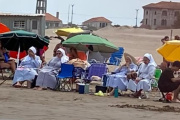 Insólito: Monjas en las mejores playas argentinas