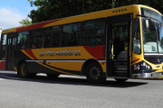 Las empresas de colectivos piden llevar el boleto plano a $1900