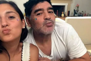 Juicio por la muerte de Maradona: Jana relató que estaba en un cuarto "con las ventanas tapadas con cartón"
