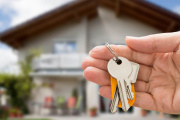 ¿Cuánto dinero se necesita para comprar una casa de USD 100.000 o USD 150.000 con crédito hipotecario?