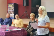 "La paz requiere trabajo y construir consensos"