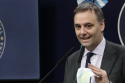 La salida de Adorni reconfigura el tablero libertario y expone el costo de la crisis interna