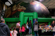 Un planetario móvil llega a Quequén con funciones sobre el universo, el océano y los dinosaurios
